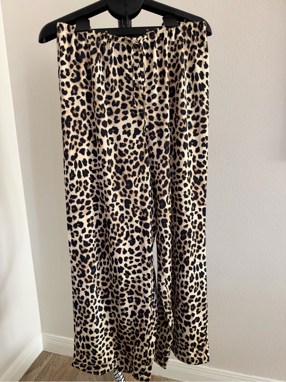 Women’s Leopard Print Wide-Leg Pants - Large